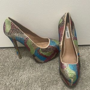 Multicolored heels